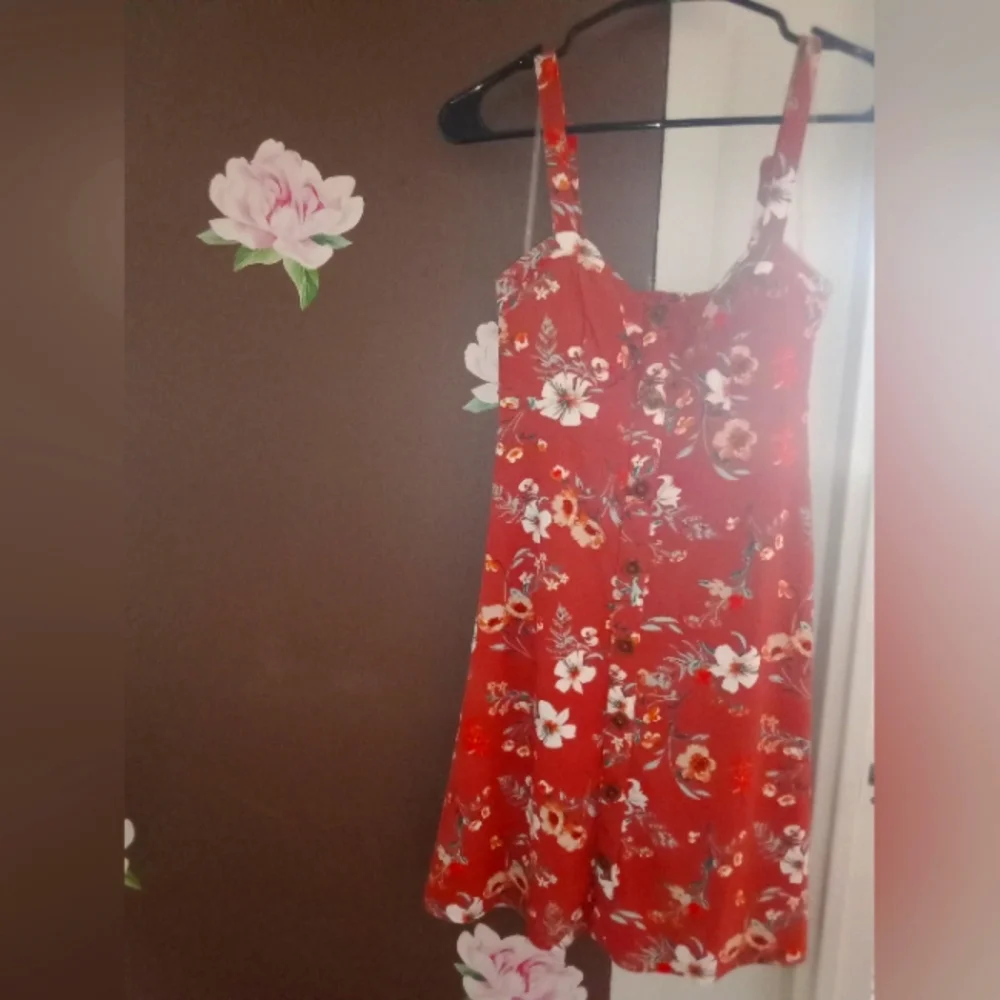 Floral dress 🌸 - Picture 2 of 7